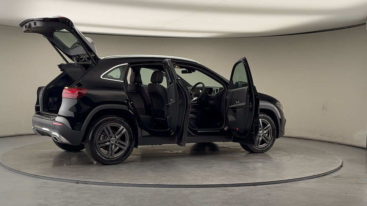 More views of Mercedes-Benz GLA