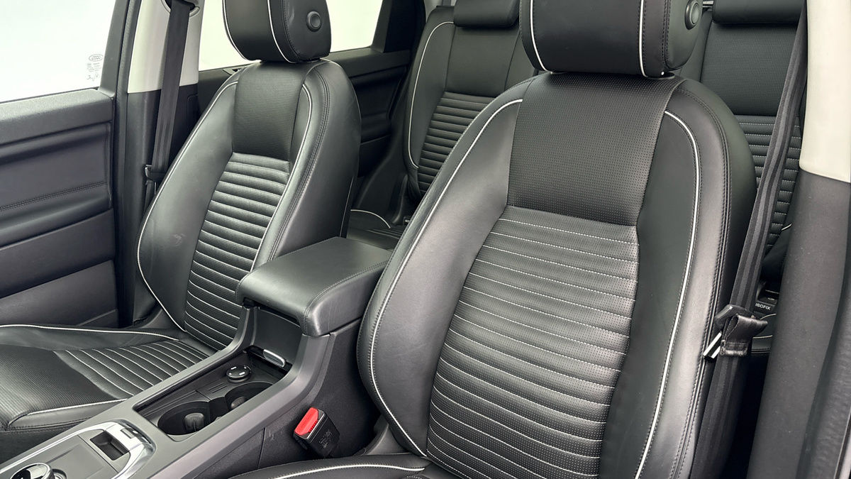 Land Rover Discovery Sport Image 7