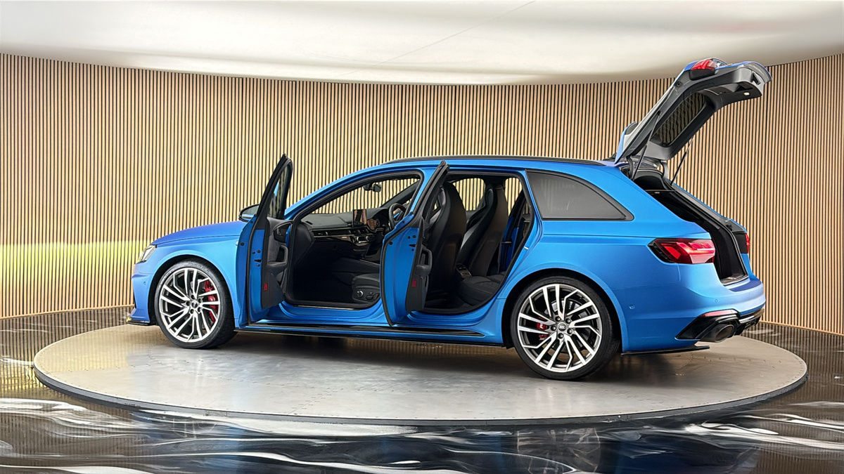 More views of Audi RS4 Avant