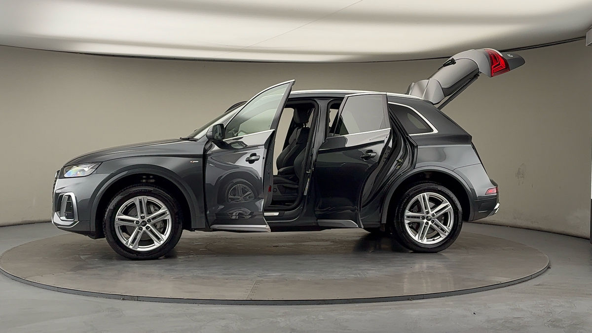 More views of Audi Q5