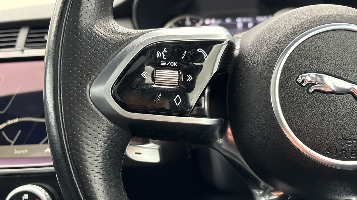 Jaguar E-PACE Image 13