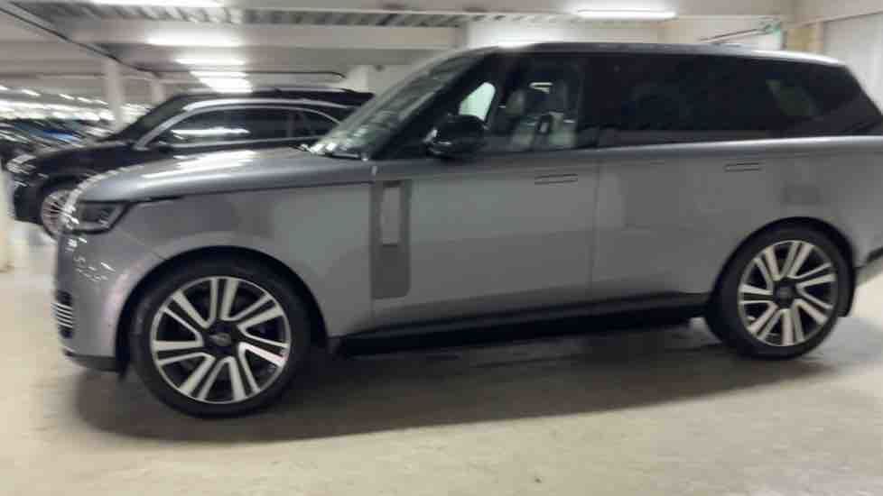 More views of Land Rover Range Rover