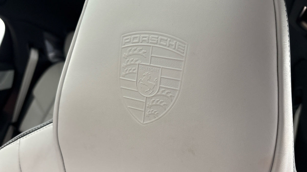 Porsche Cayenne Image 28