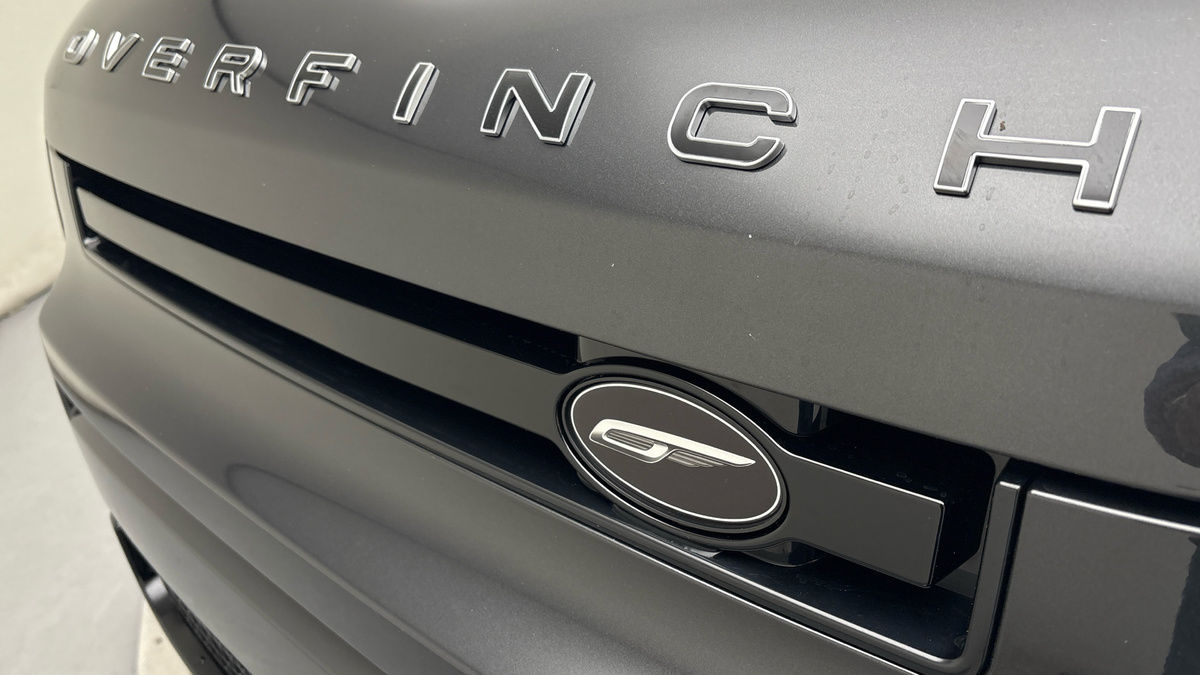 Land Rover Defender 110 Image 24