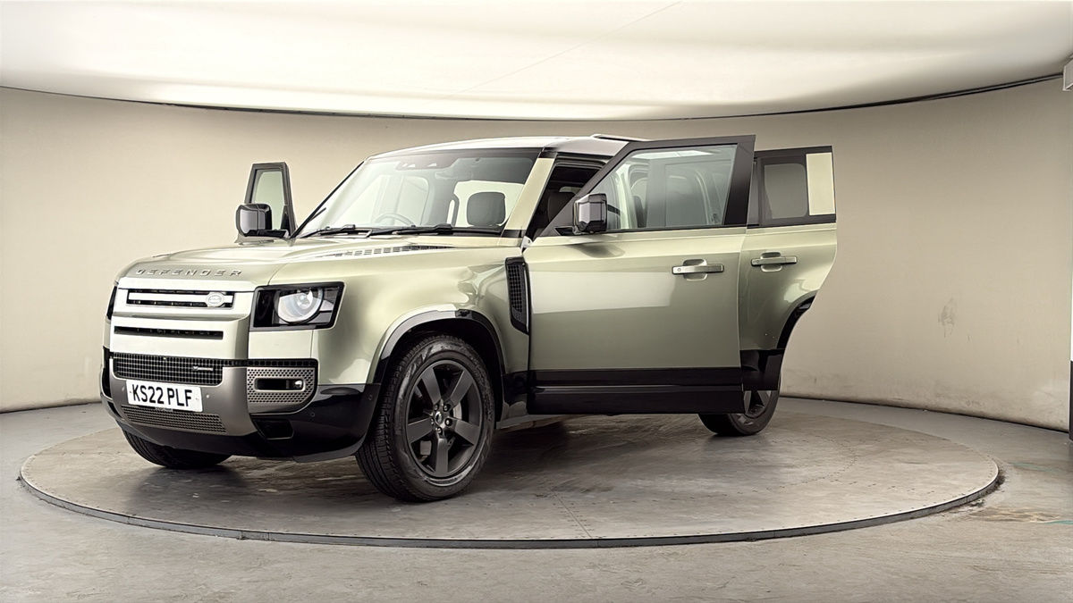 More views of Land Rover Defender 110