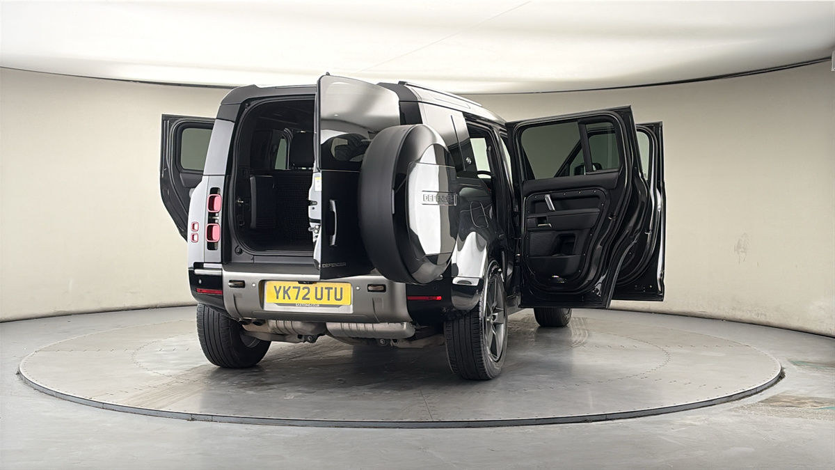 More views of Land Rover Defender 110