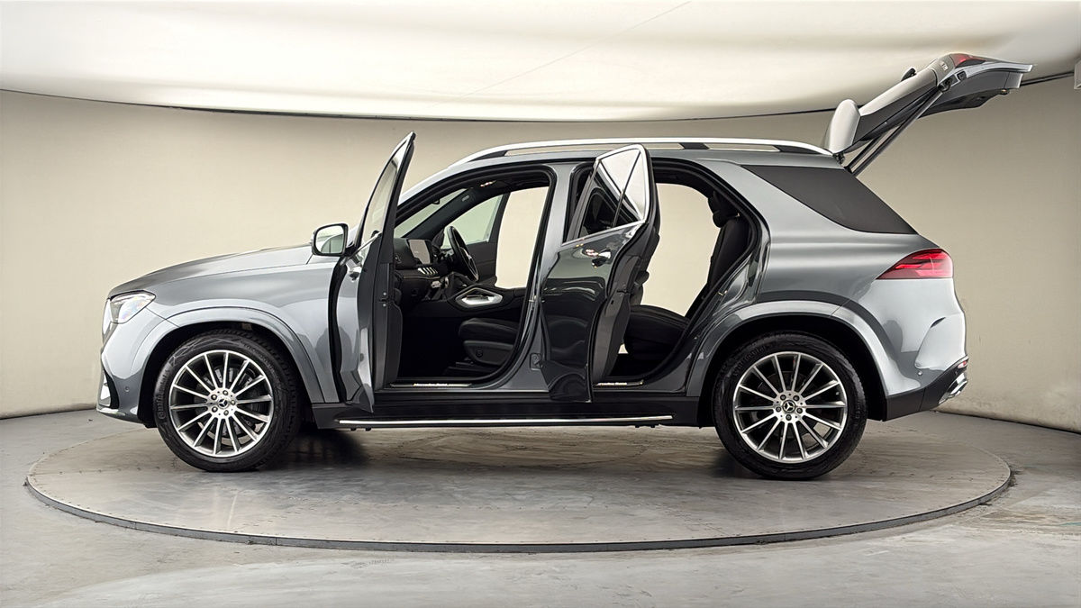 More views of Mercedes-Benz GLE