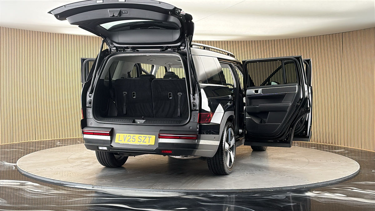 More views of Hyundai Santa Fe