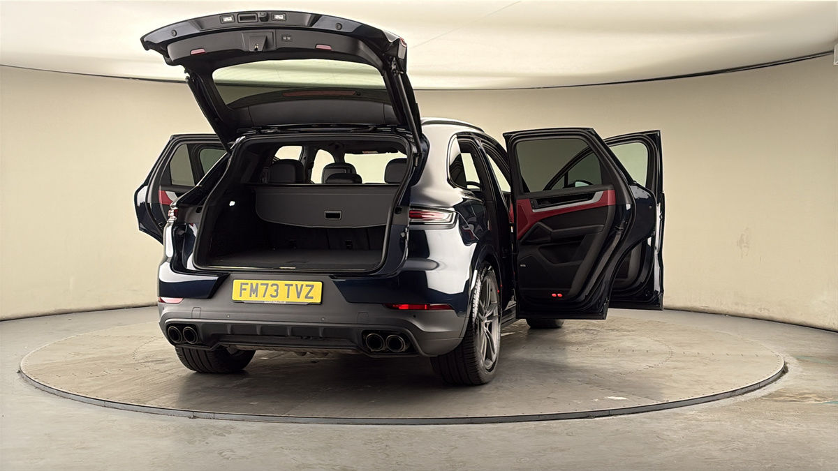 More views of Porsche Cayenne