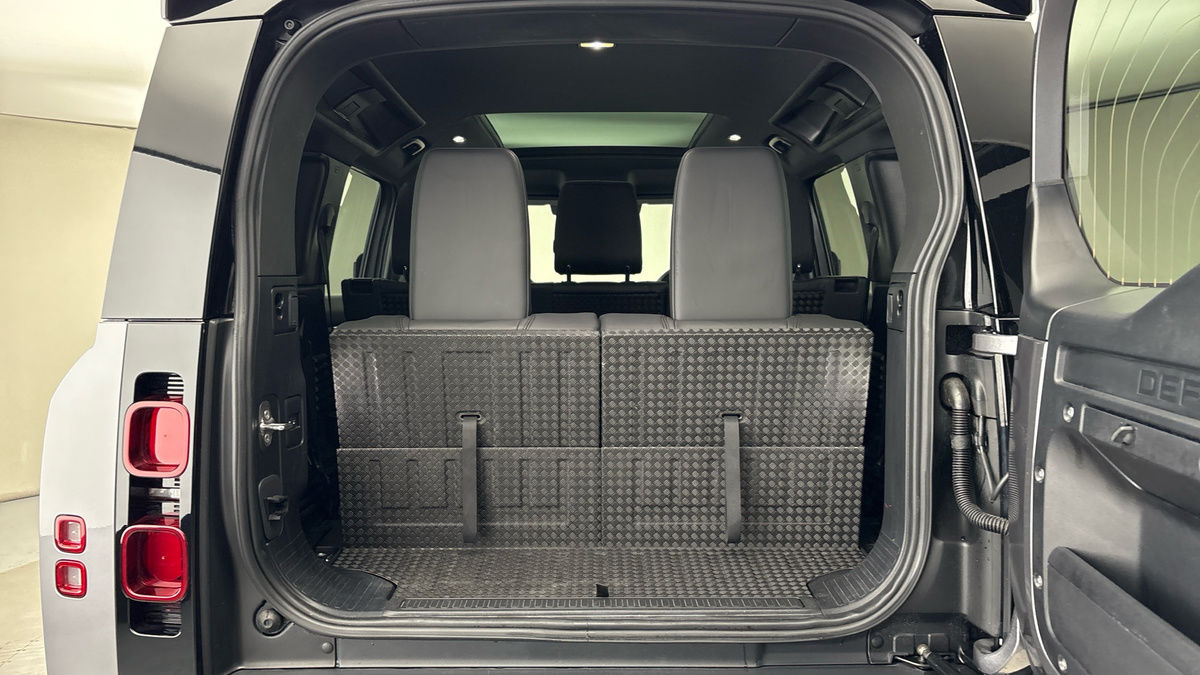 Land Rover Defender 110 Urban Image 11