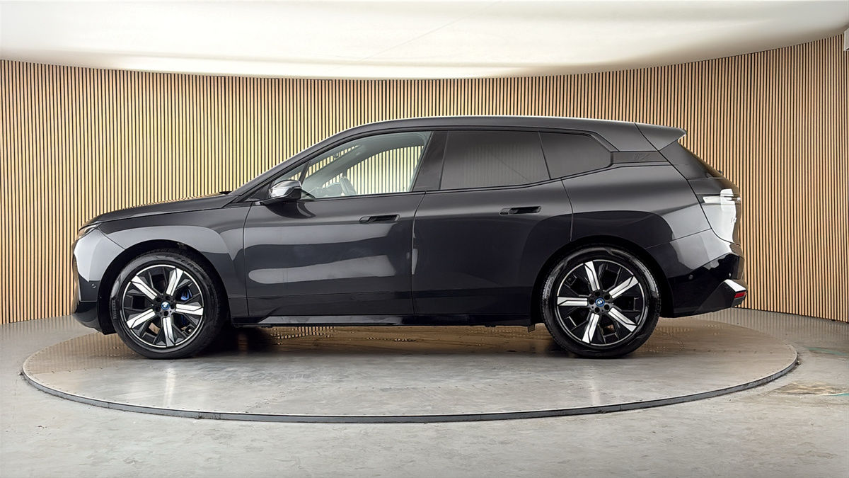 More views of BMW iX