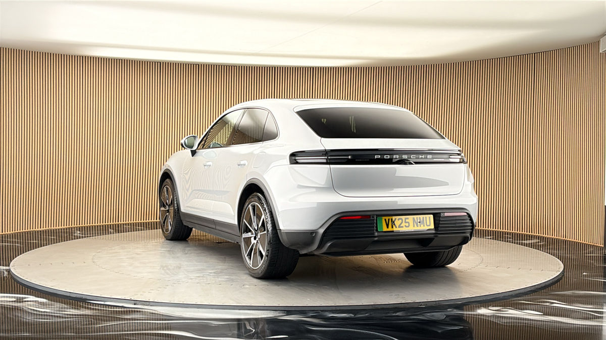 More views of Porsche Macan
