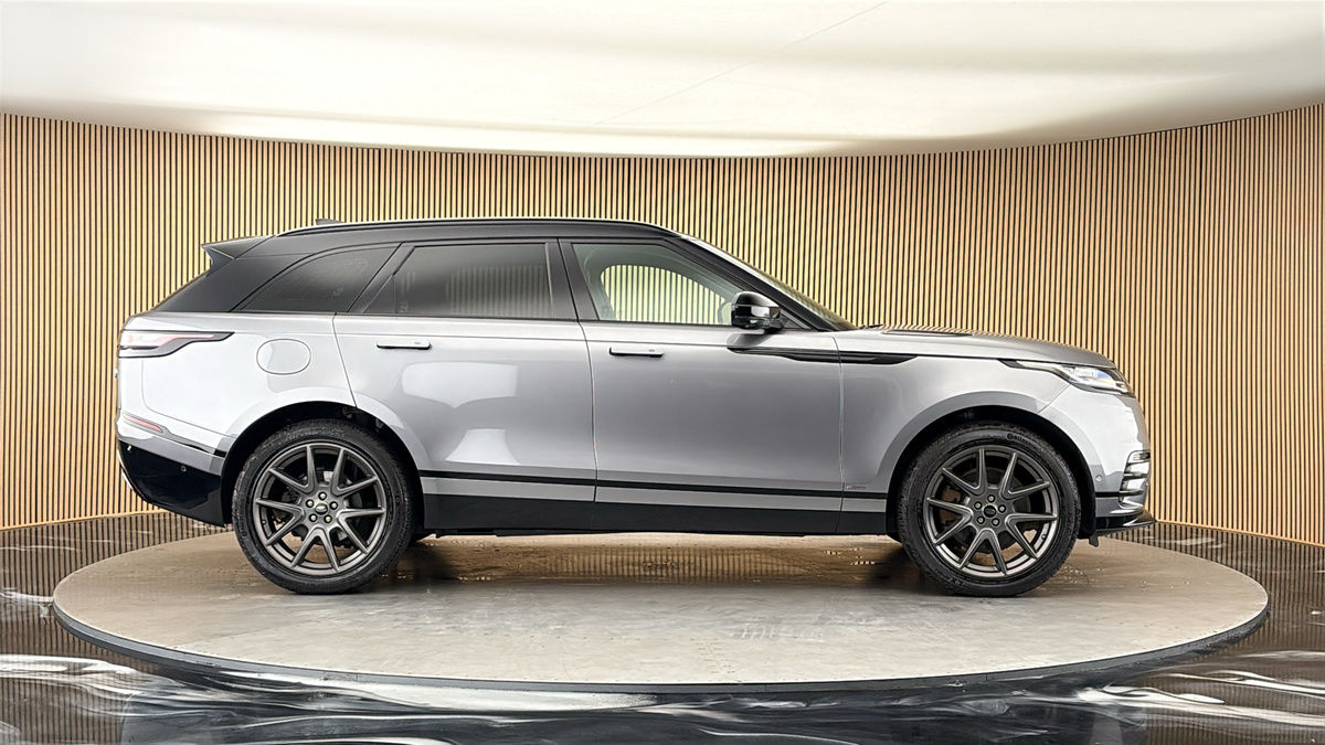 Land Rover Range Rover Velar Image 16