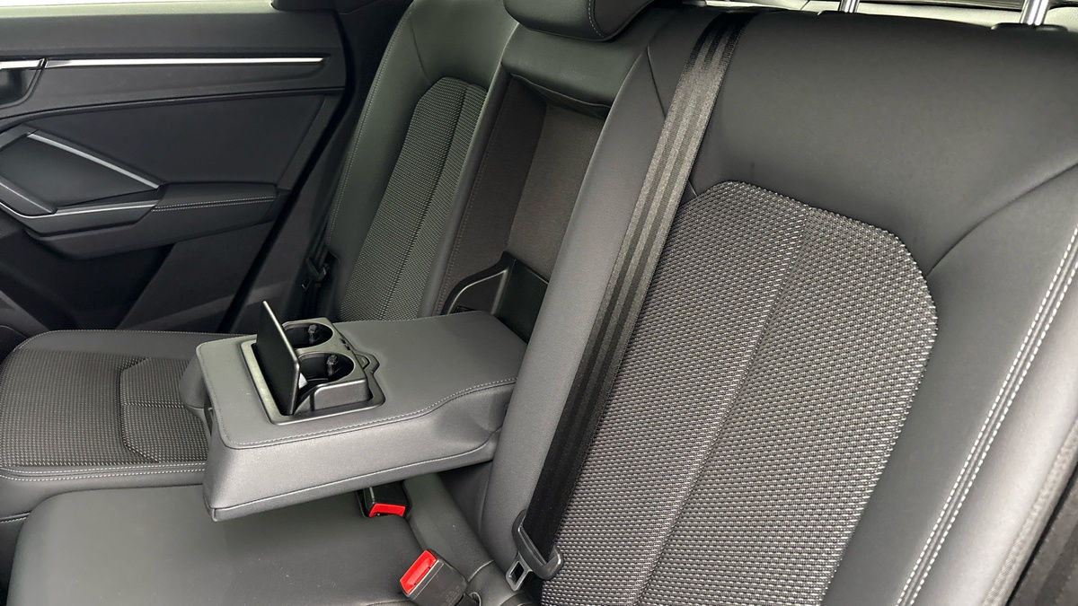 Audi Q3 Image 9