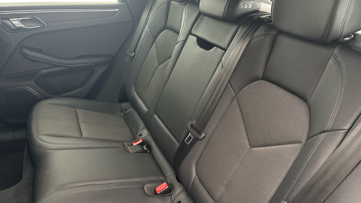 Porsche Macan Image 8