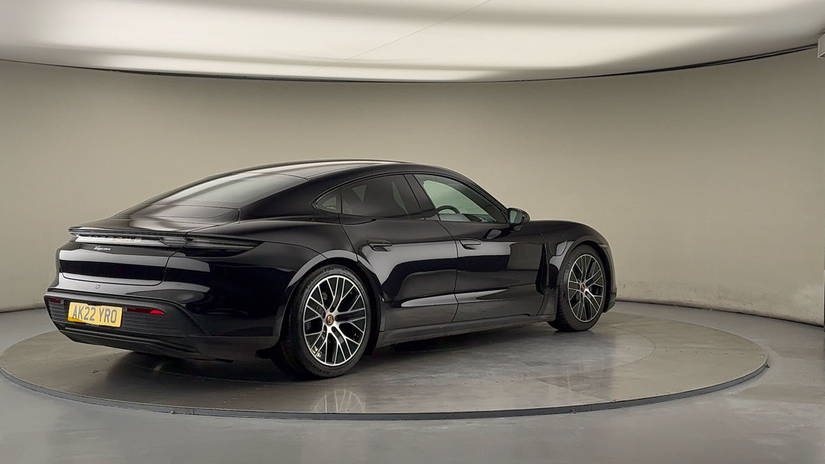 Porsche Taycan Image 21