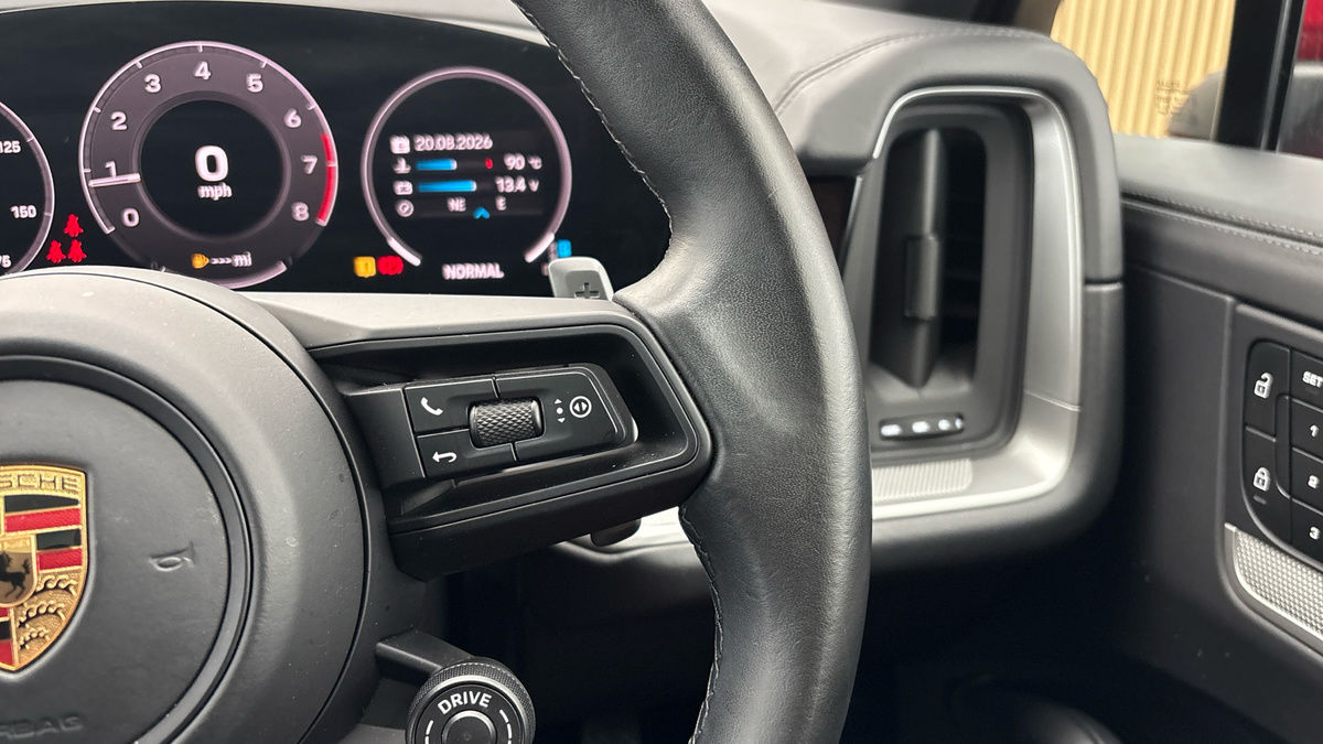 Porsche Cayenne Image 14