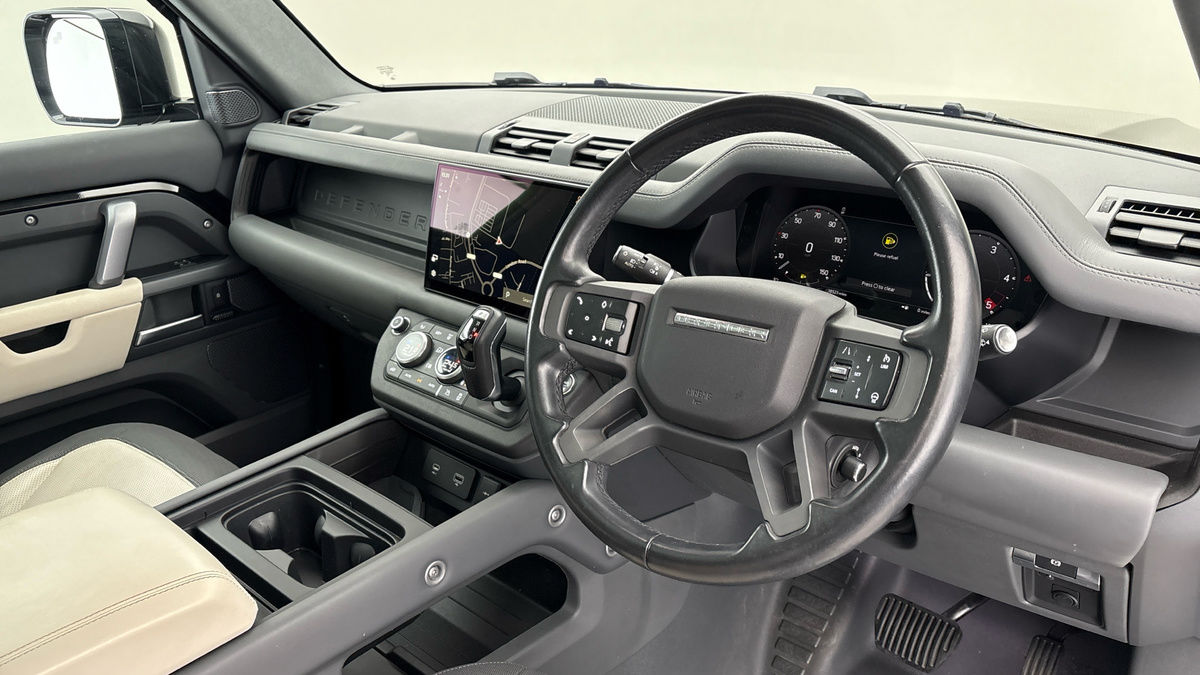 Land Rover Defender 110 Urban Image 5