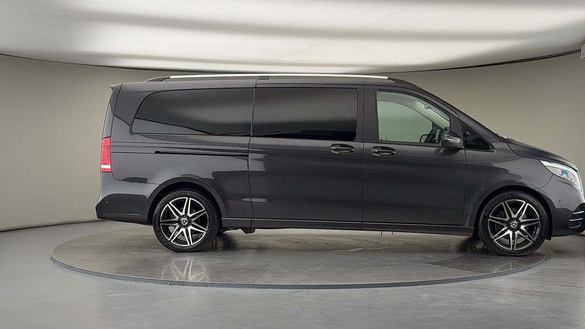 Mercedes-Benz V Class Image 22
