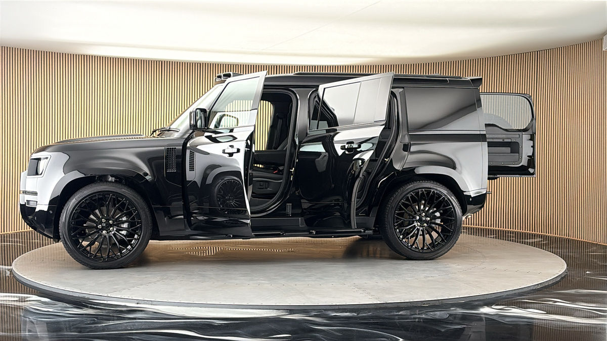 More views of Land Rover Defender 110