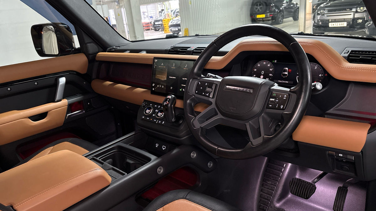 Land Rover Defender 90 Urban Image 5