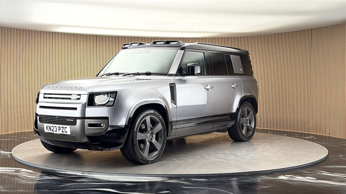 More views of Land Rover Defender 110