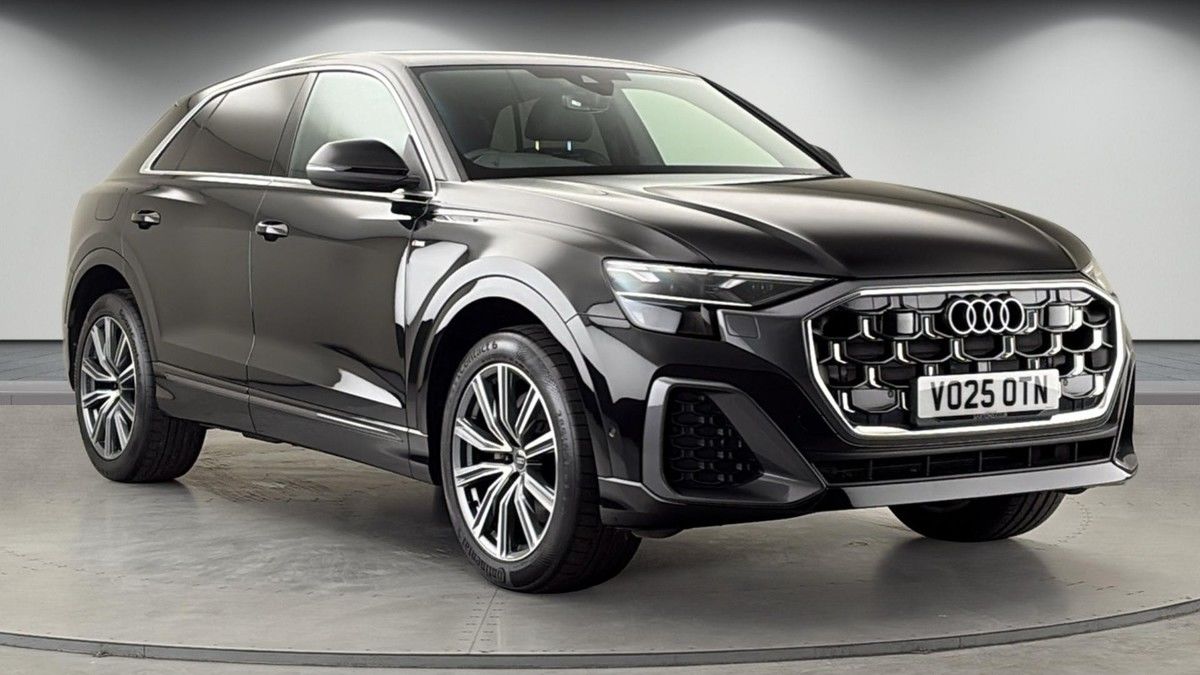 Audi Q8 Sticky Header Image