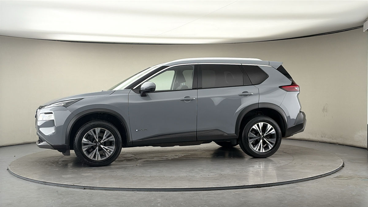 More views of Nissan X-Trail