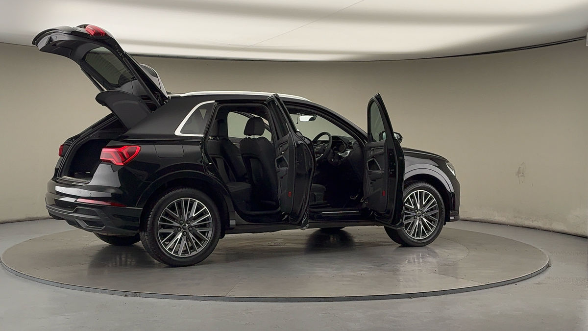 More views of Audi Q3