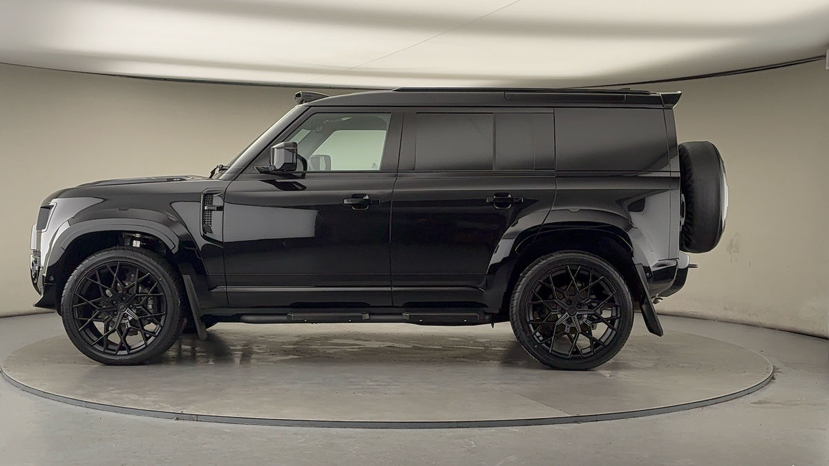 Land Rover Defender 110 Urban Image 15