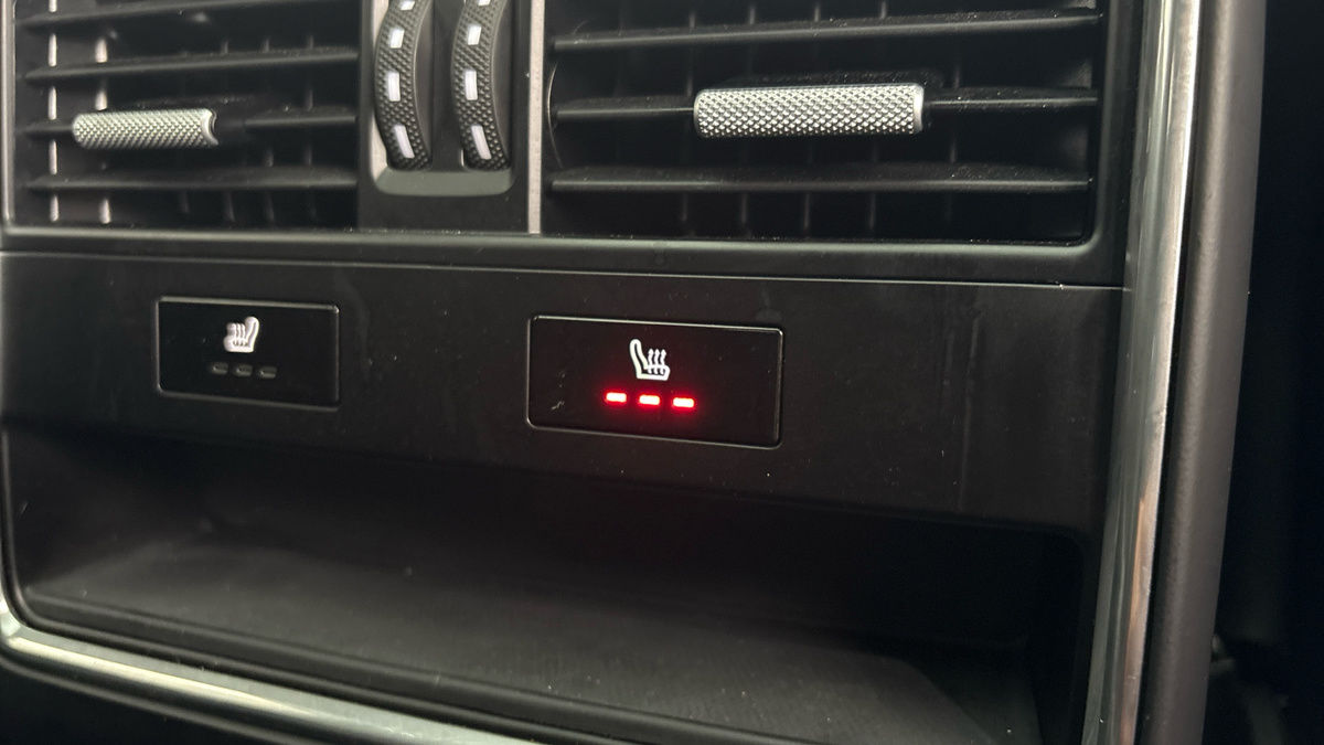 Porsche Cayenne Image 26