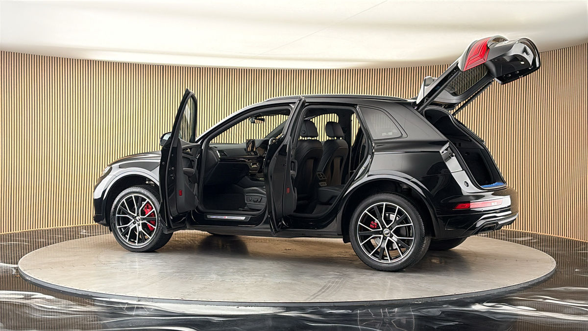 More views of Audi Q5