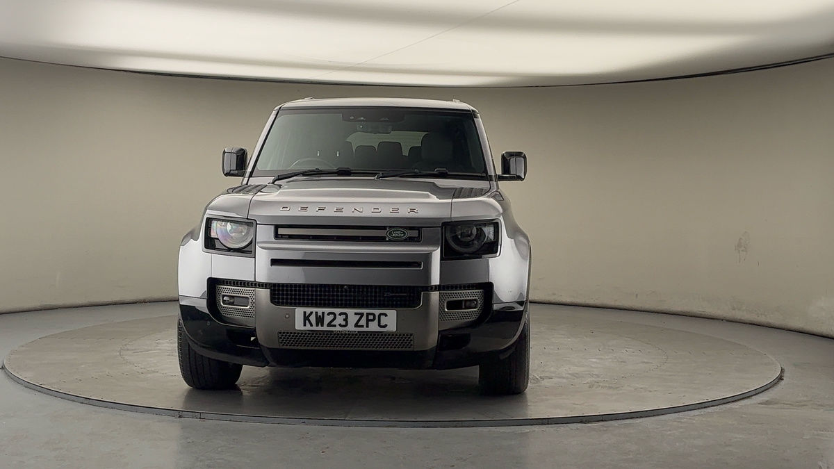 Land Rover Defender 110 Image 3