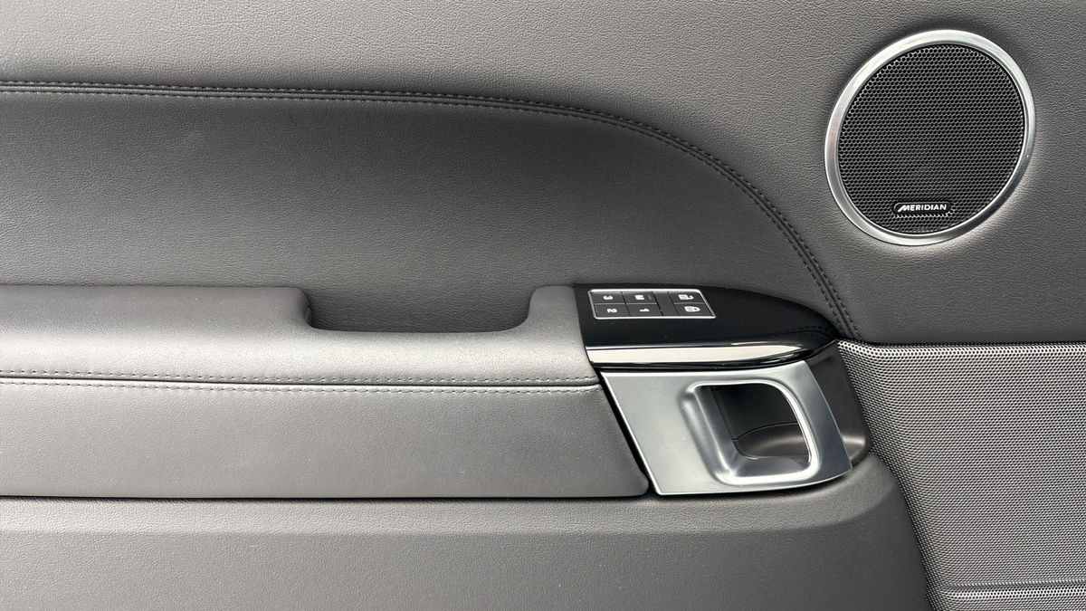 Land Rover Range Rover Sport Image 19