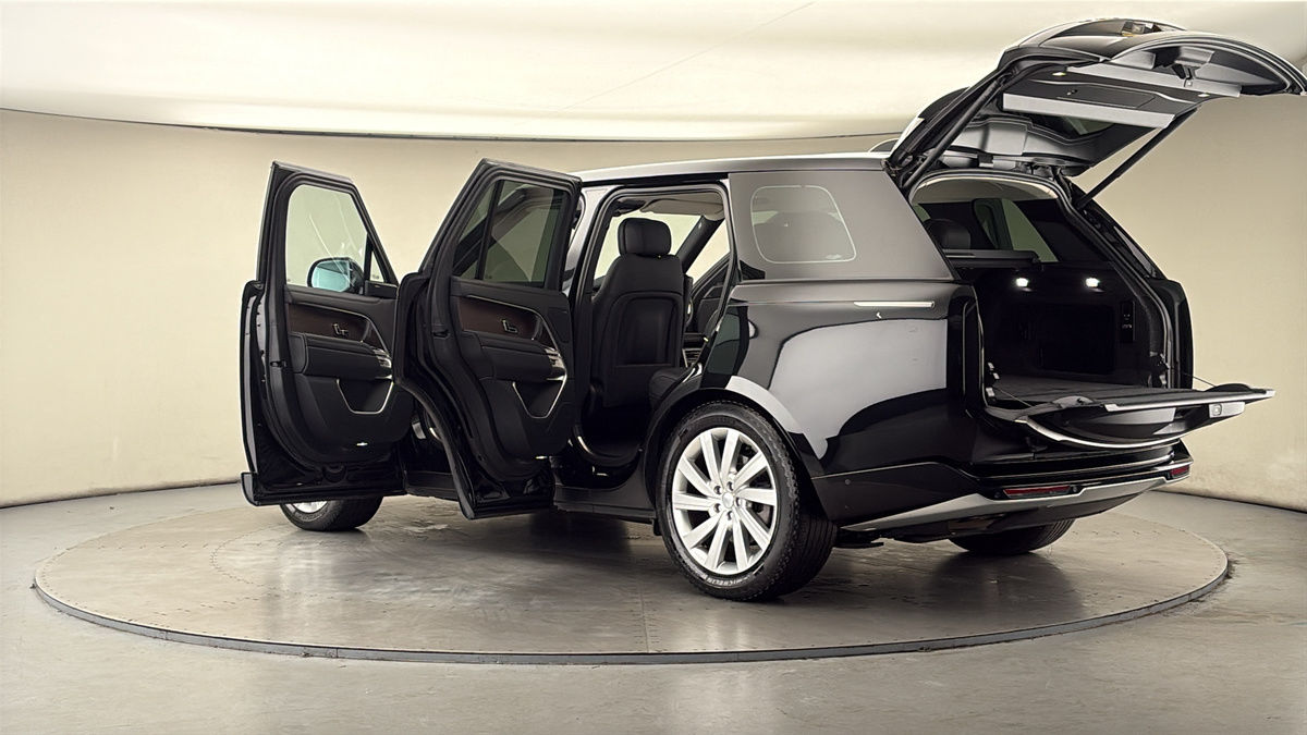 More views of Land Rover Range Rover