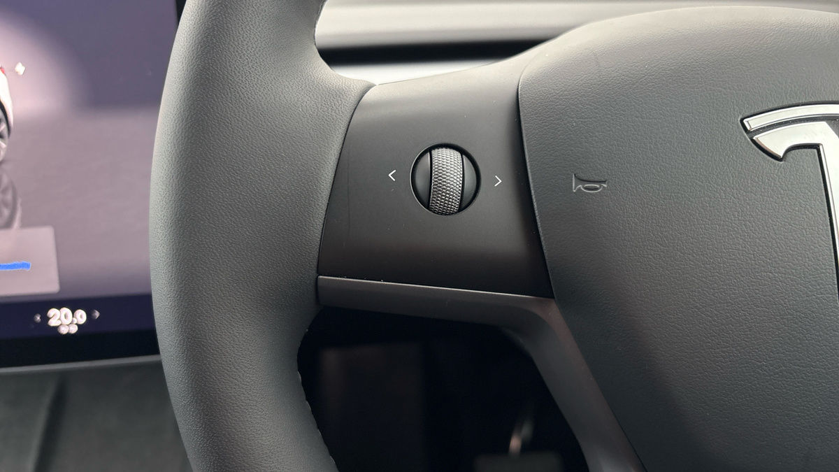 Tesla Model Y Image 13