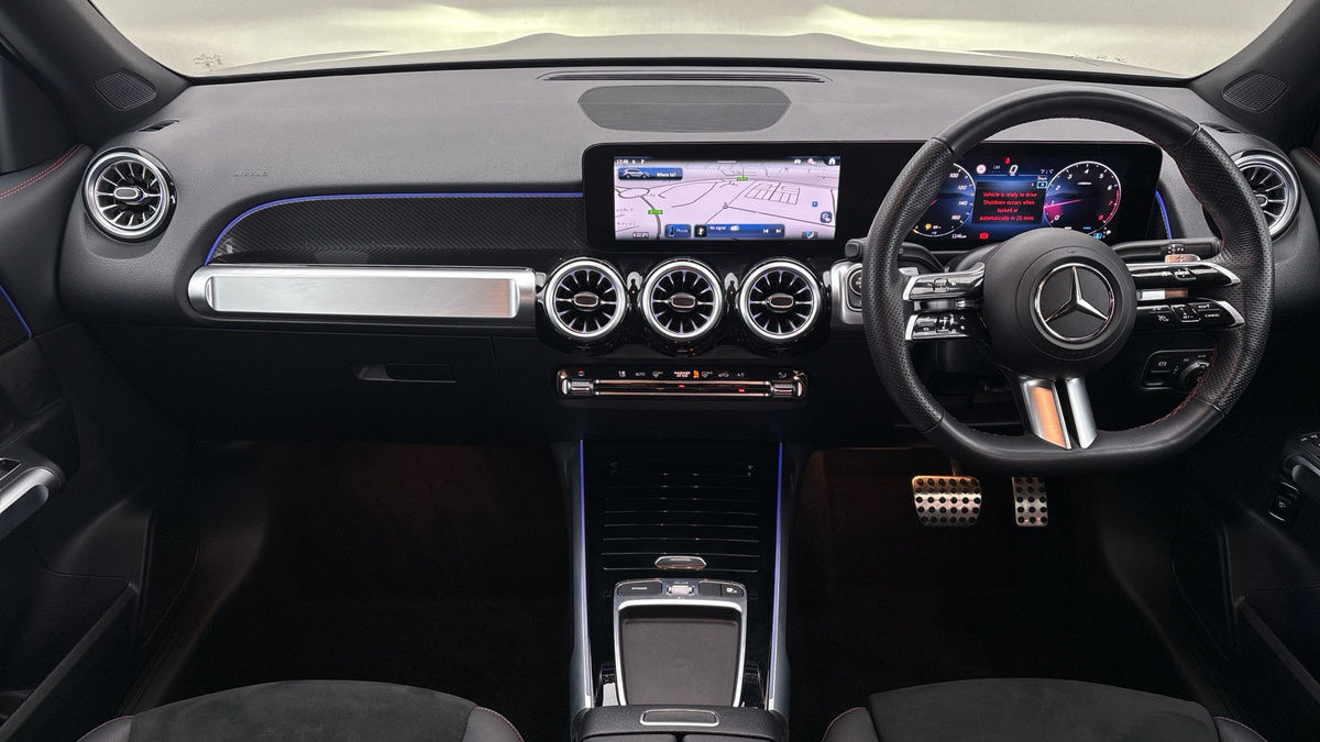 Mercedes-Benz GLB Image 12