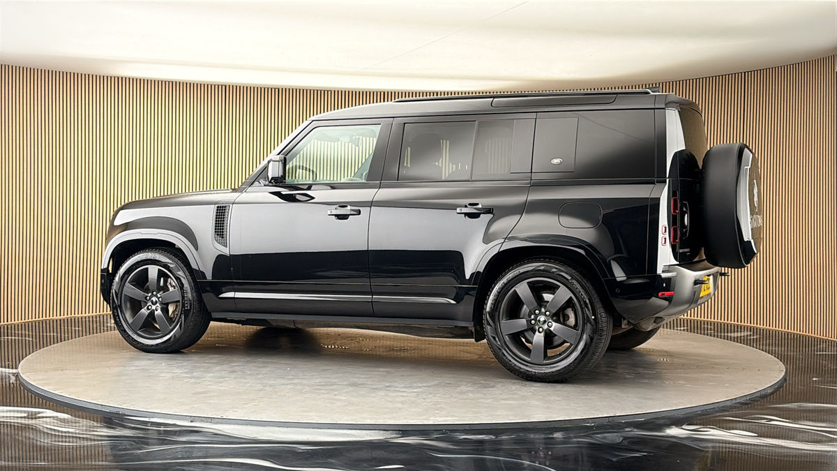 More views of Land Rover Defender 110