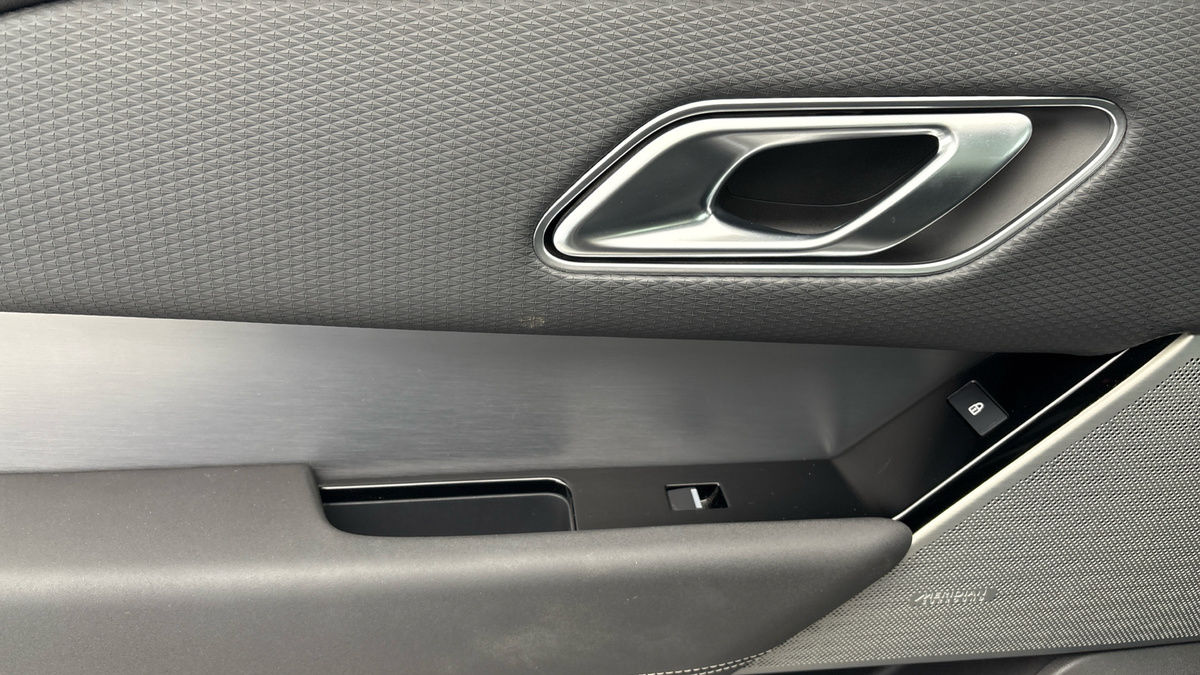 Land Rover Range Rover Velar Image 19