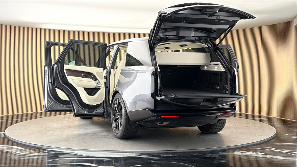 More views of Land Rover Range Rover