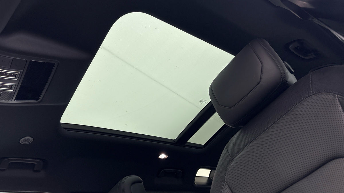 Land Rover Defender 110 Urban Image 6