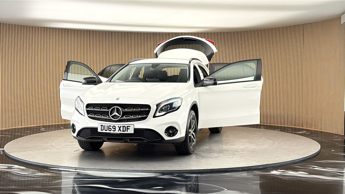 More views of Mercedes-Benz GLA