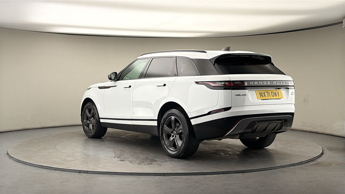 Land Rover Range Rover Velar Image 2
