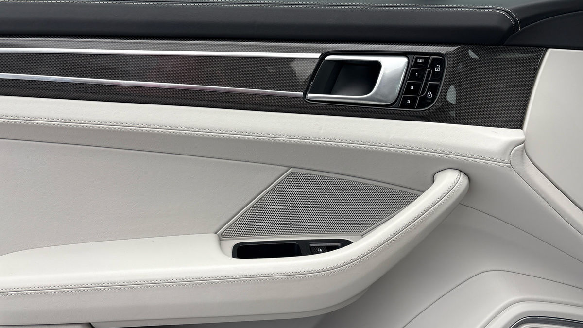 Porsche Panamera Image 19