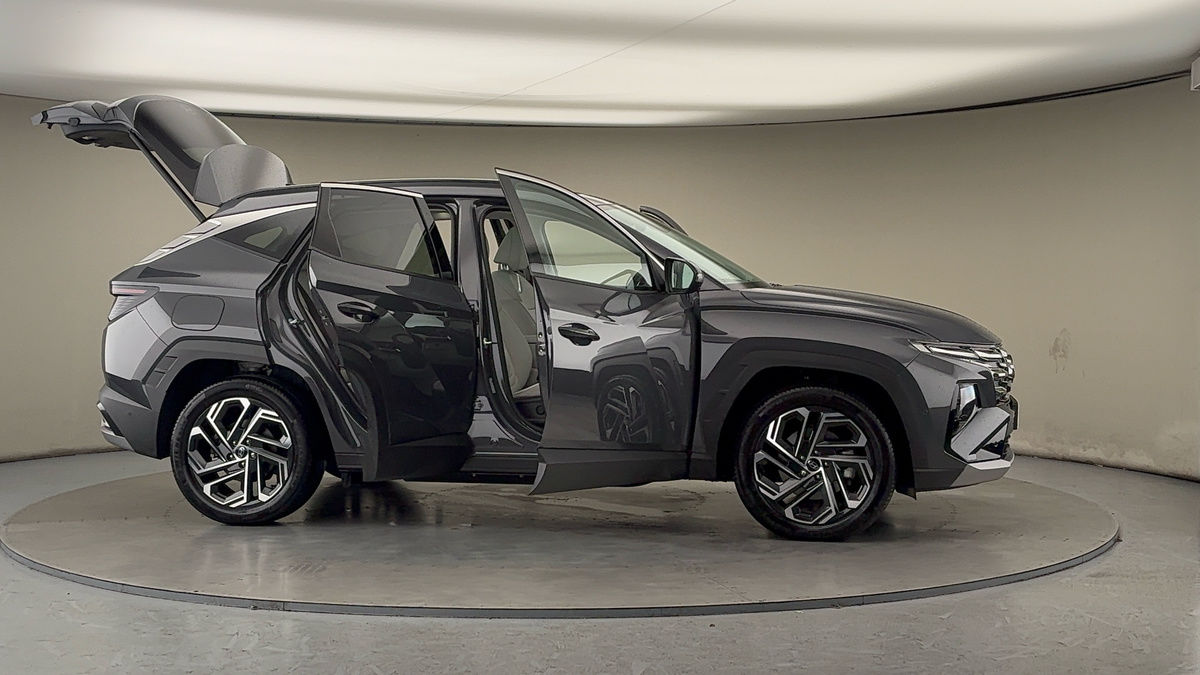 More views of Hyundai TUCSONix35