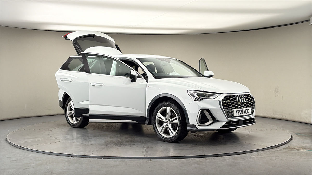 More views of Audi Q3
