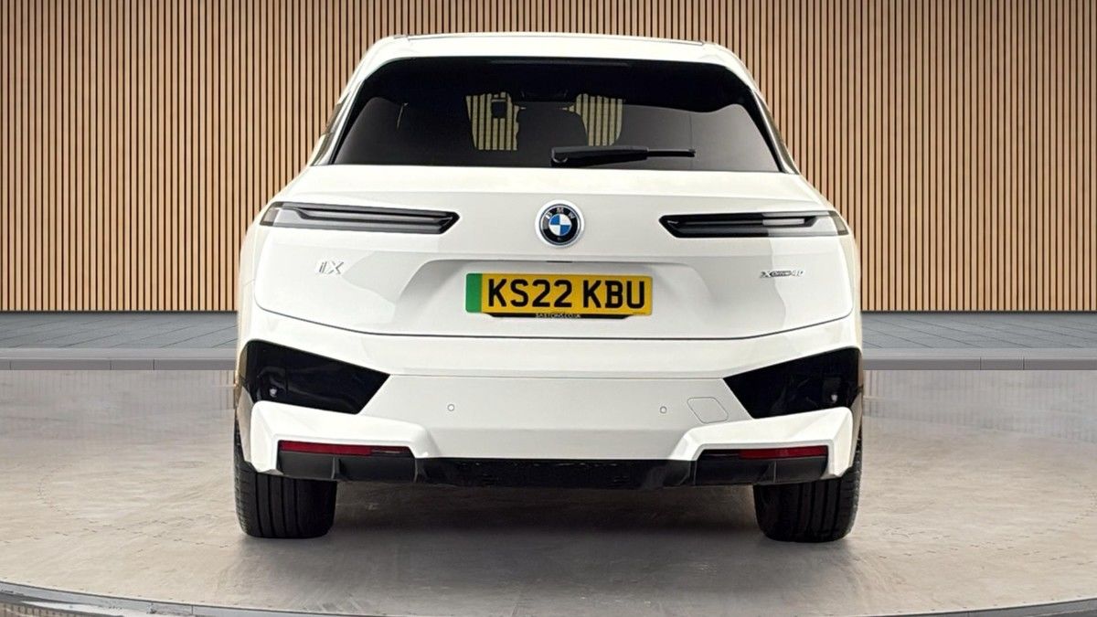 BMW iX Image 4