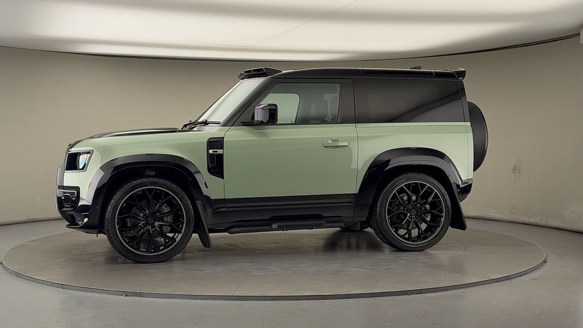 More views of Land Rover Defender 90