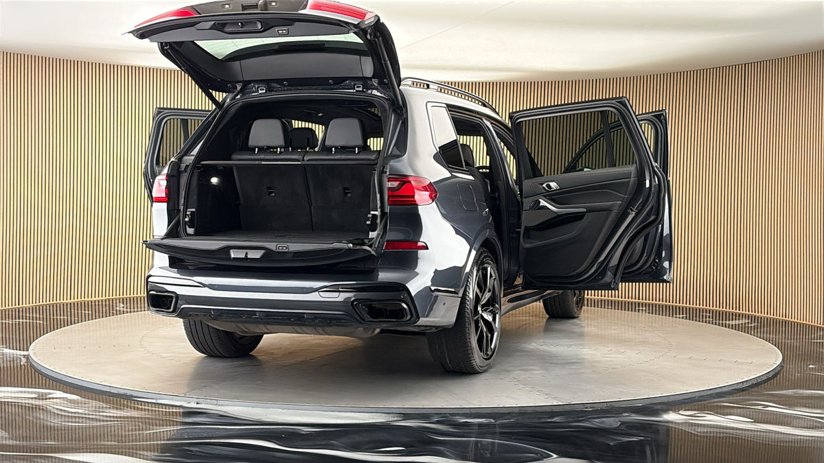 More views of BMW X7