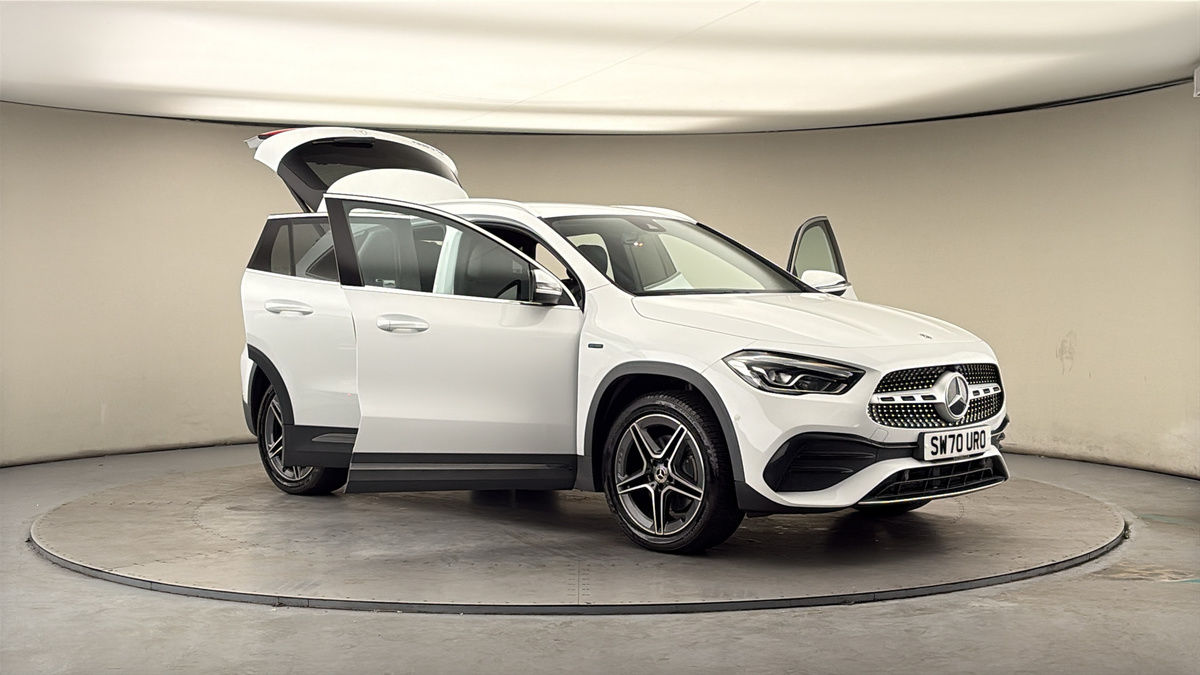 More views of Mercedes-Benz GLA